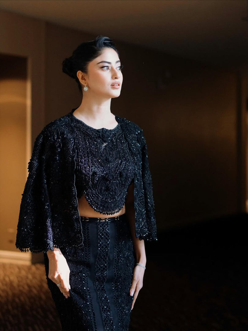 Shehla Chatoor | SC-Bla-040