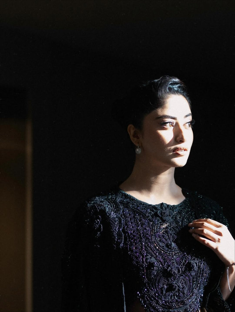 Shehla Chatoor | SC-Bla-040